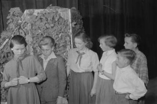 Maxim-Gorki-Theater: Wie Klaus Mitglied einer Bande wurde : Laienspiel von Kindern der 12. Grundschule Berlin