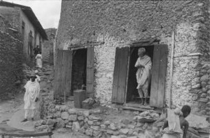 Gasse in Harar : Blick auf Gebäude und Bewohner