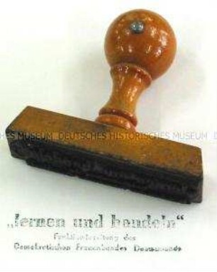 Handstempel der Zeitschrift "lernen und handeln" des DFD