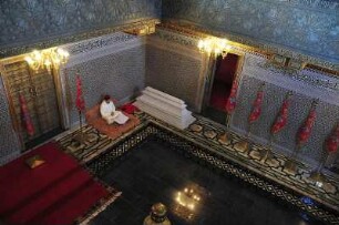 Gedenkstätte in Rabat : Blick in den Innenraum des Mausoleums für König Mohammed V. in Rabat, aufgenommen am 06.11.2008