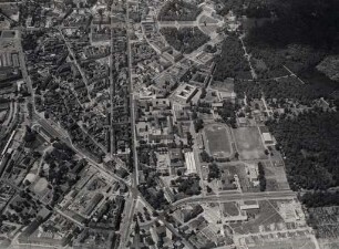 Luftbildaufnahmen von Karlsruhe. Innenstadt - Kaiserstraße und Universitätsgelände mit ehemaligem Hochschulstadion