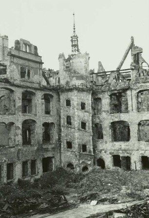 Ruine des Residenzschlosses : Dresden-Altstadt. Ruine des Residenzschlosses