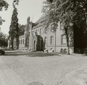 Beeskow (Landkreis Oder-Spree), Breitscheid-Straße 7. Landratsamt. Straßenansicht