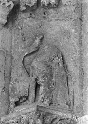 Südportal, 4. Archivolte links, 1. Zone: Figurengruppe