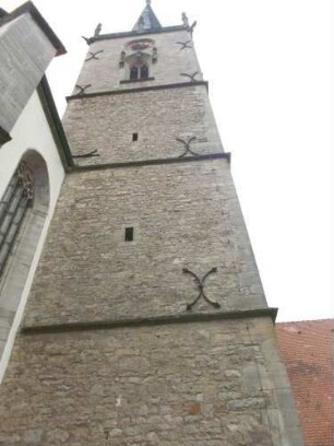 Stadtkirche-Kirchturm von Osten (im Kern 14 Jh)-Mittelgeschosse mit Werksteinen im Mauersteinverband (einst auch Teil der Stadtbefestigung als Wach- und Wehrturm)-Glockenstube 1862 erneuert