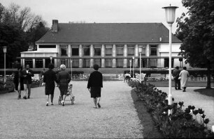 Bad Dürrheim: Neues Kurhaus, vom Kurpark aus