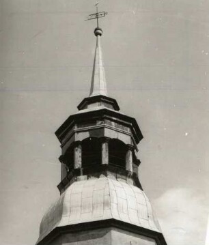 Dorfchemnitz. Dorfkirche (1693 und Turm 1705). Turmhelm mit Laterne