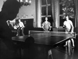Freizeitsport. Tischtennisturnier im Doppel