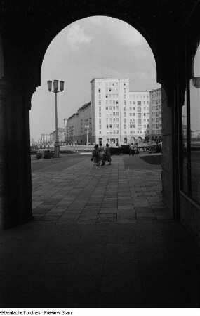 Teilansicht der Stalinallee