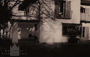 München-Grünwald. Außenansicht eines Hauses