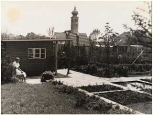 Deutsche Siedlungsausstellung »Heim und Garten« 1934, München-Ramersdorf: Gartenhaus und Pflanzungen