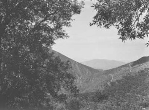 Im Gebirge : Blick auf ein Gebirge