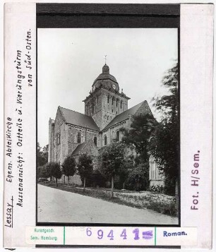 Lessay (Manche): Ehemalige Abteikirche, Außenansicht, Ostteil mit Vierungsturm von Südosten