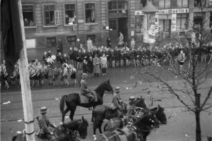 Militärparade : Militärparade der NSDAP, vermutlich in Wien