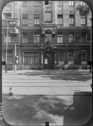 Dresden-Neustadt, Karl-Marx-Platz (Palaisplatz) 2 a/d. Verwaltungsgebäude (um 1900). Straßenfront (Teilansicht)