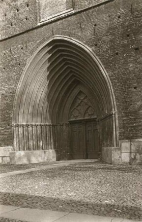 Hauptportal der Nikolaikirche