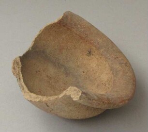 Fragment einer Tonschale