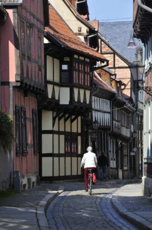 Quedlinburg - enge Gassen : Gassen Stieg/Hölle, aufgenommen in Quedlinburg am 26. April 2014. Foto Uwe Gerig