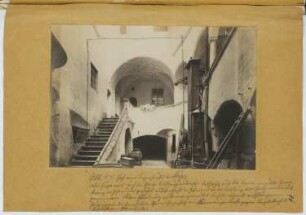 Innenhof einer Burg, Steyr: Ansicht (aus: Skizzen- und Fotoalbum 21)