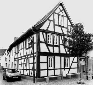 Flörsheim, Bachstraße 2a