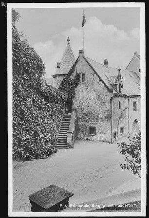 Kriebstein. Burghof mit Hungerturm