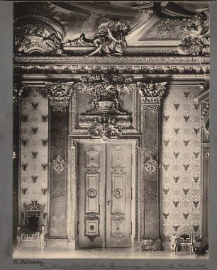 Berliner Schloss, Berlin Paradekammern, Rote Adlerkammer (Brandenburgische Kammer), Tür- und Deckenstück: Ansicht Südwest, linke Tür zum Rittersaal