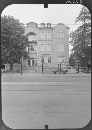 Dresden-Strehlen, Lockwitzer Straße 4. Wohn- und Geschäftshaus (Sparkasse, um 1895). Straßenfront