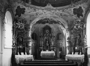 Hohenpeißenberg. Gnadenkapelle Sankt Maria (1747-1748 umgestaltet; J. Schmuzer, F. X. Schmuzer). Blick zum Altar