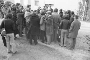 Entführung mit Erpressung und Mord an der elfjährigen Cornelia Becker aus Weingarten. Öffentlicher Appell der Eltern an die Entführer