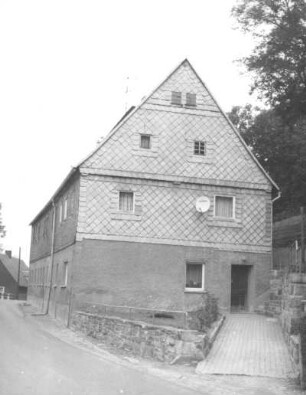 Burkersdorf (Frauenstein-Burkersdorf), Dorfstraße 81. Alte Schule (1839). Giebelansicht