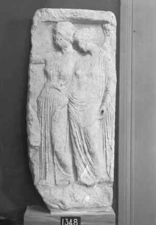 Weihrelief mit Demeter und Kore