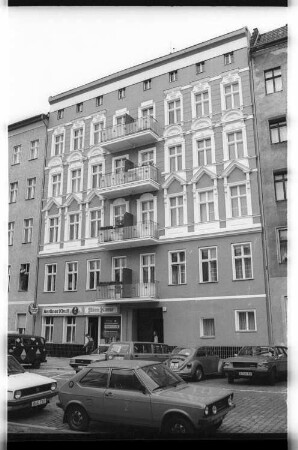 Kleinbildnegative: Mietshaus, Merseburger Str. 7, 1981