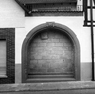 Mischbau; Bickenbach, Darmstädter Straße 38