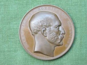 Medaille: Ernst August, König von Hannover, zur Erinnerung an die Feier der Enthüllung 21. September 1861