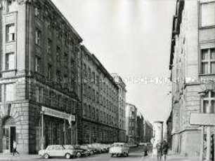 Straßenzug in Berlin (Ost)
