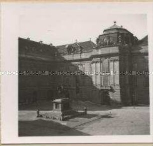 Wien, Josefsplatz, geschlossener Barockplatz, Nationalbibliothek, erbaut von Johann Bernhard Fischer von Erlach