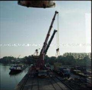 VE Kombinat Deutrans: Gütertransport im Hafen von Königswusterhausen