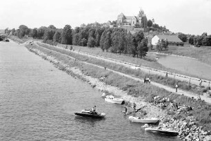 Breisach: Von der Brücke, Rheinufer mit Münster