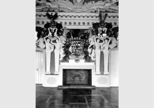 Östliche Kaminwand des Wappensaales des Kunstgewerbemuseums im Schloss Köpenick, Raum 31
