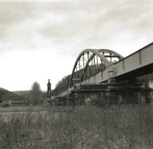 Bad Schandau. Eisenbahnbrücke über die Elbe (1874-1877). Ersatzneubau (1985-1990). Ansicht von Südwesten