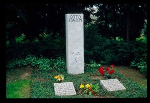 Grab Otto Hahn 7.5.71.