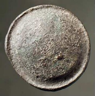 Zierbuckel (schildförmiger Kopf eines Ziernagels)