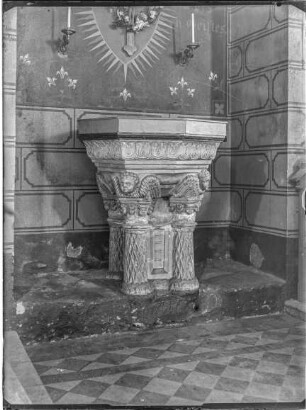 Pfarrkirche, Taufstein