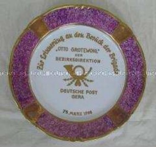 Wandteller zur Erinnerung an den Besuch der Brigade "Otto Grotewohl" der Deutschen Post Gera