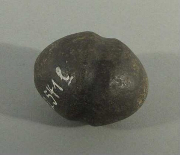 Stone bola