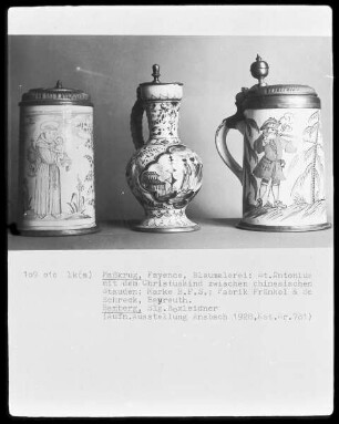Maßkrug mit einer Darstellung des heiligen Antonius mit dem Christuskind zwischen chinesischen Stauden