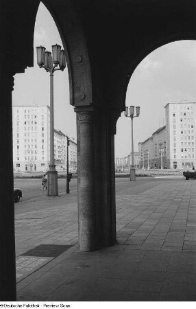 Teilansicht der Stalinallee