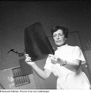 Stellvertreterin des Chefarztes, Frau Dr. Kretzschmar (Chirurgin)