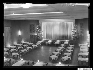 Kulturhaus Bühne von oben (Tanz. Bestuhlung); Foto 1962