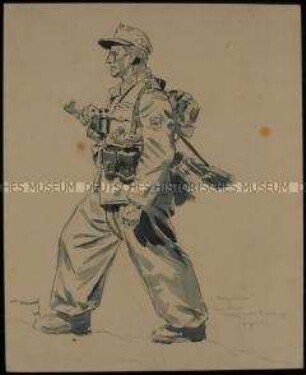 Zugführer (Feldwebel) der Gebirgsjäger mit einem Sturmgewehr auf dem Marsch